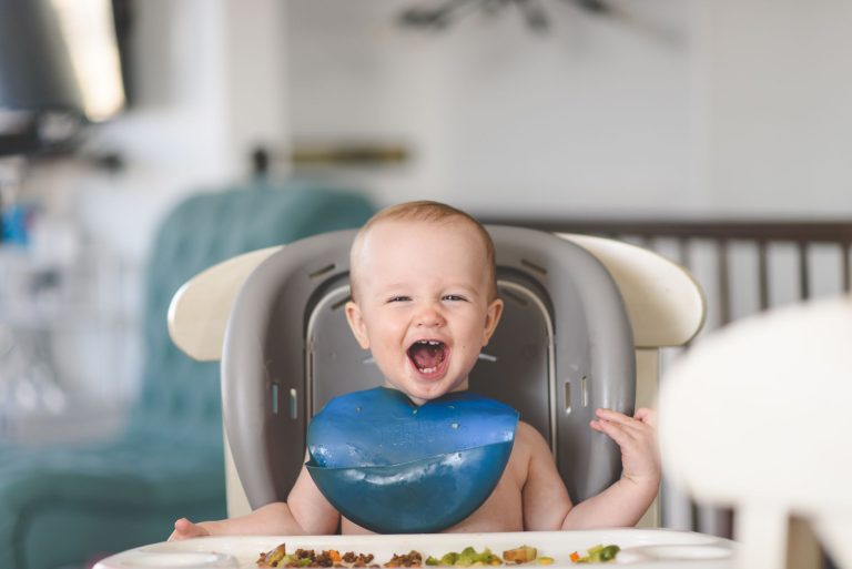 Bé 4–6 tháng: khi nào bắt đầu ăn dặm 離乳食?