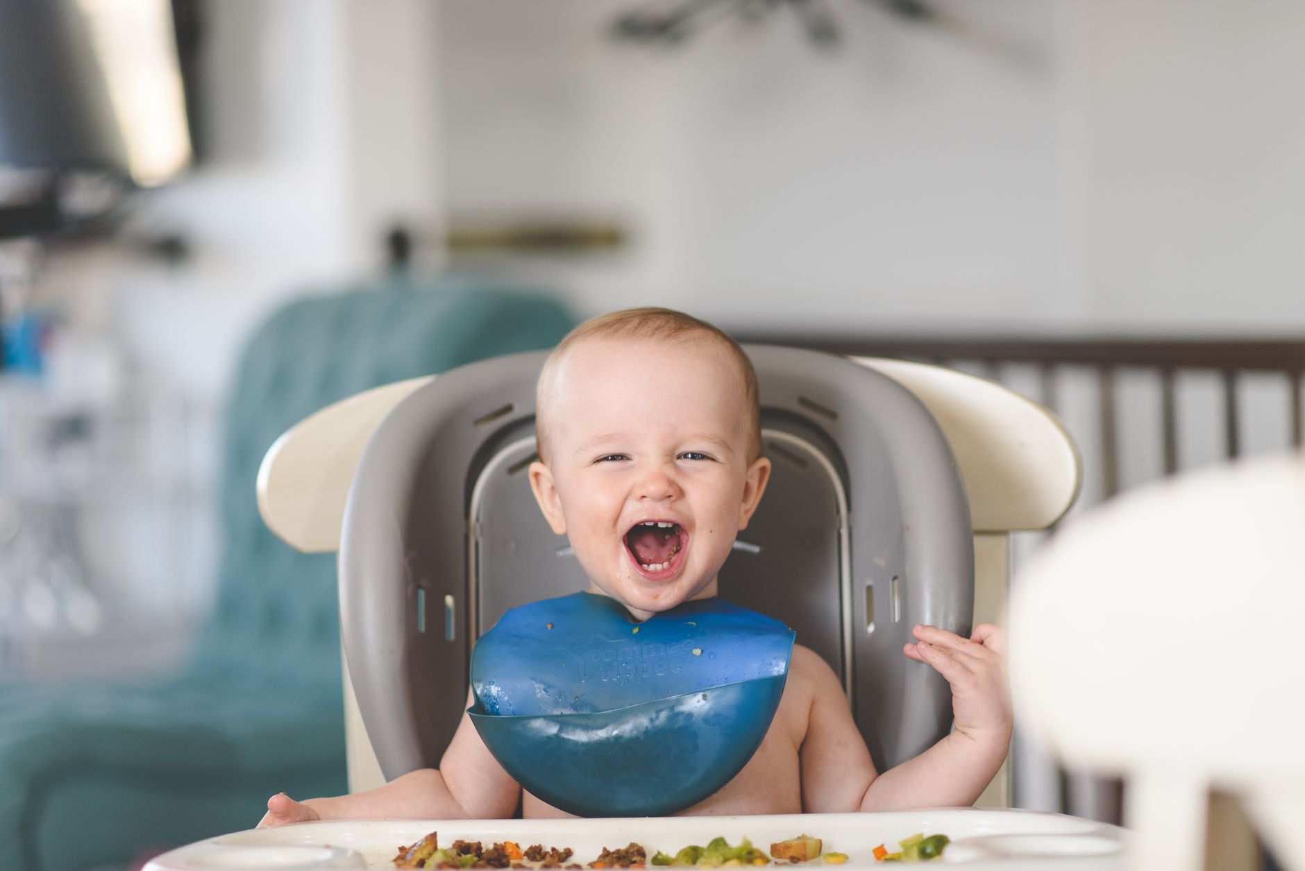 Bé 4–6 tháng: khi nào bắt đầu ăn dặm 離乳食?
